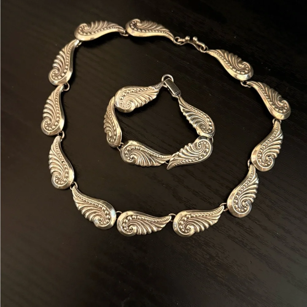 Silver 925 Swirl Link Necklace and Bracelet Set - Picture 4 of 8